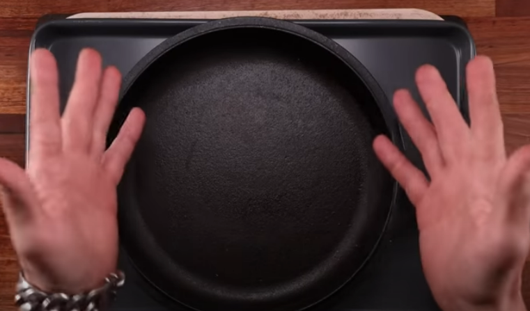 Choosing The  Cooking Surface pizza pan