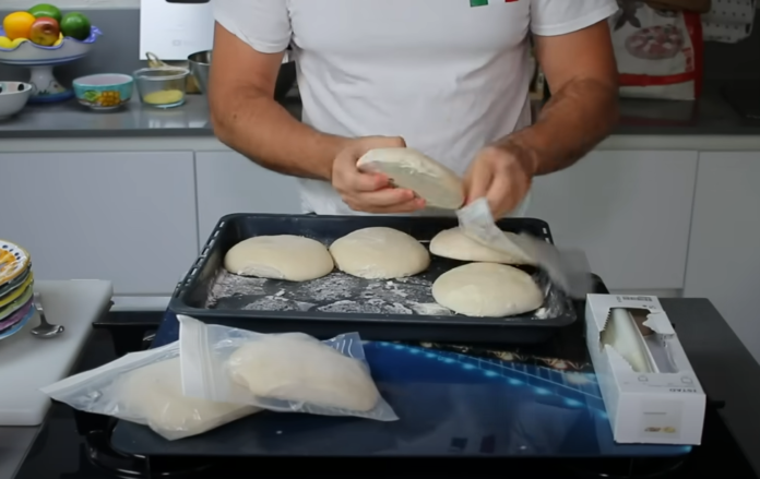 How to Refrigerate Pizza Dough